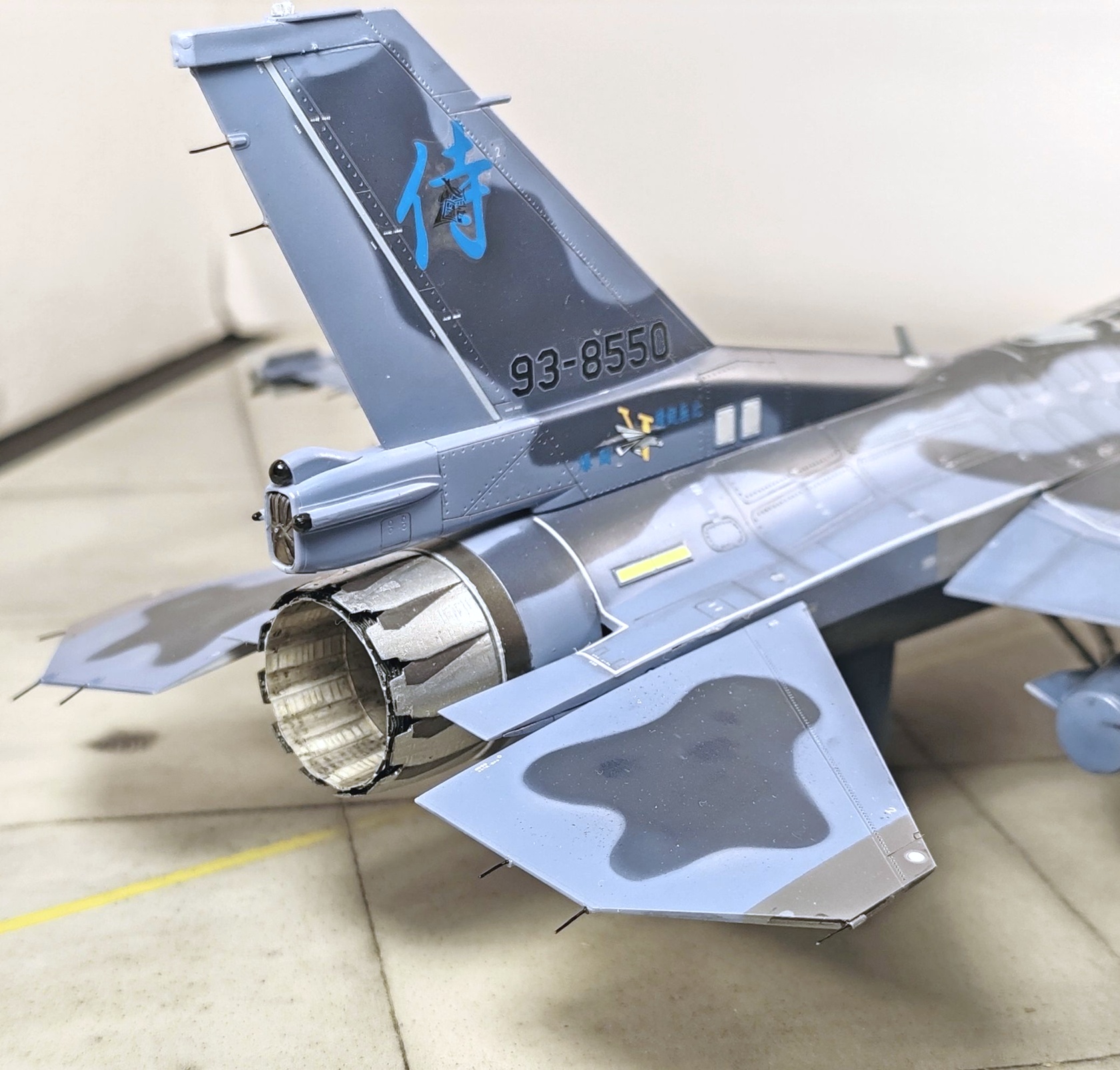 Mitsubishi F-2A © Enrico Bianchi - Click to magnify/shrink Mitsubishi F-2A, Kit Hasegawa, scala 1/48
